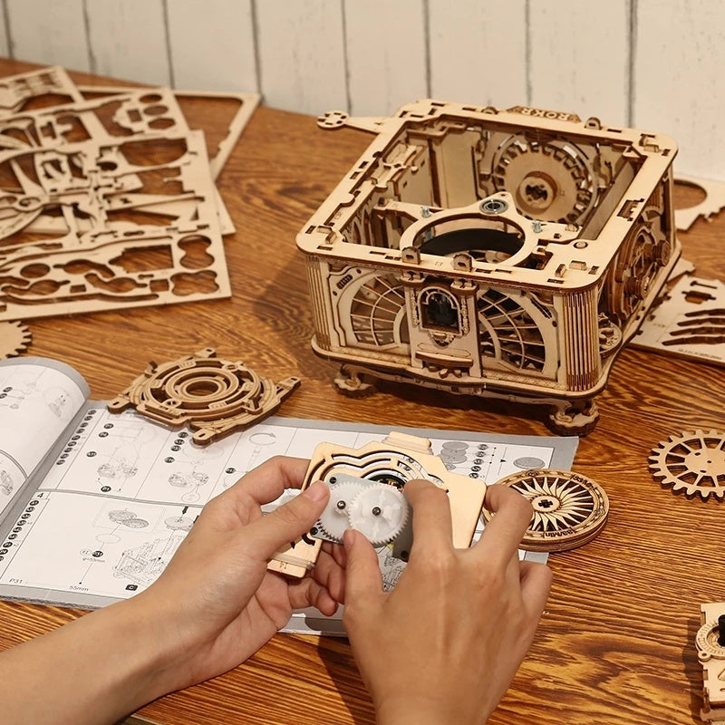 3D Wooden Puzzle Hand Crank Classic Gramophone